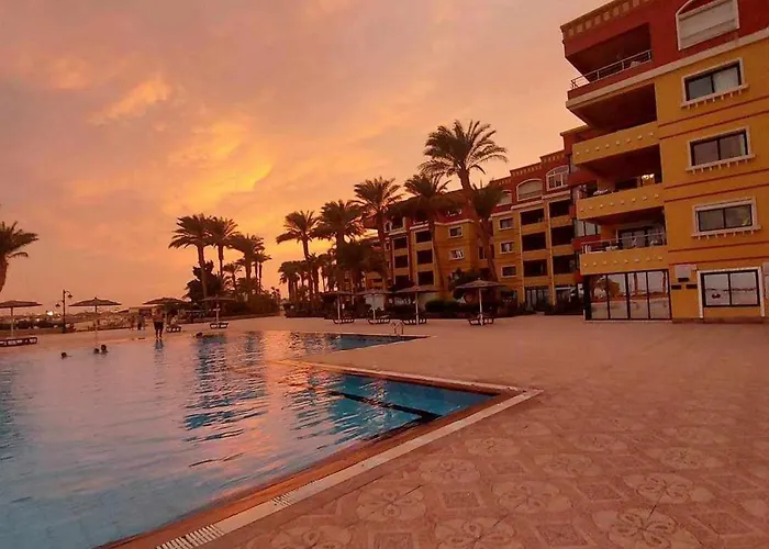 Esplanada Beach Apartment