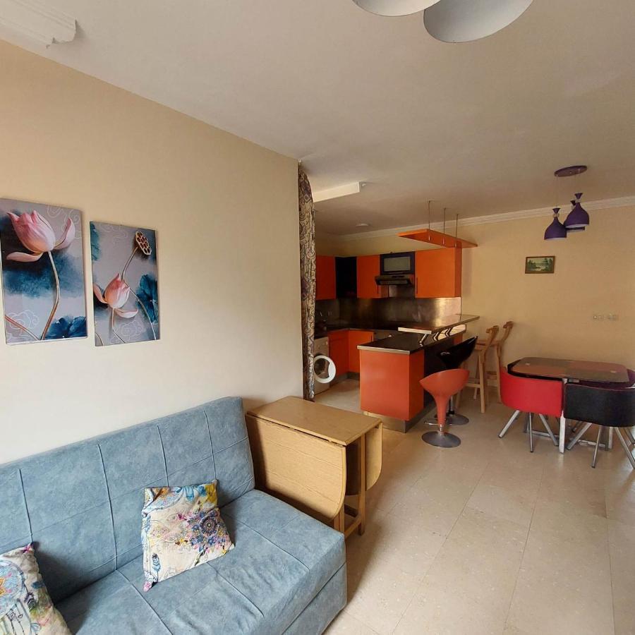 Esplanada Apartment *